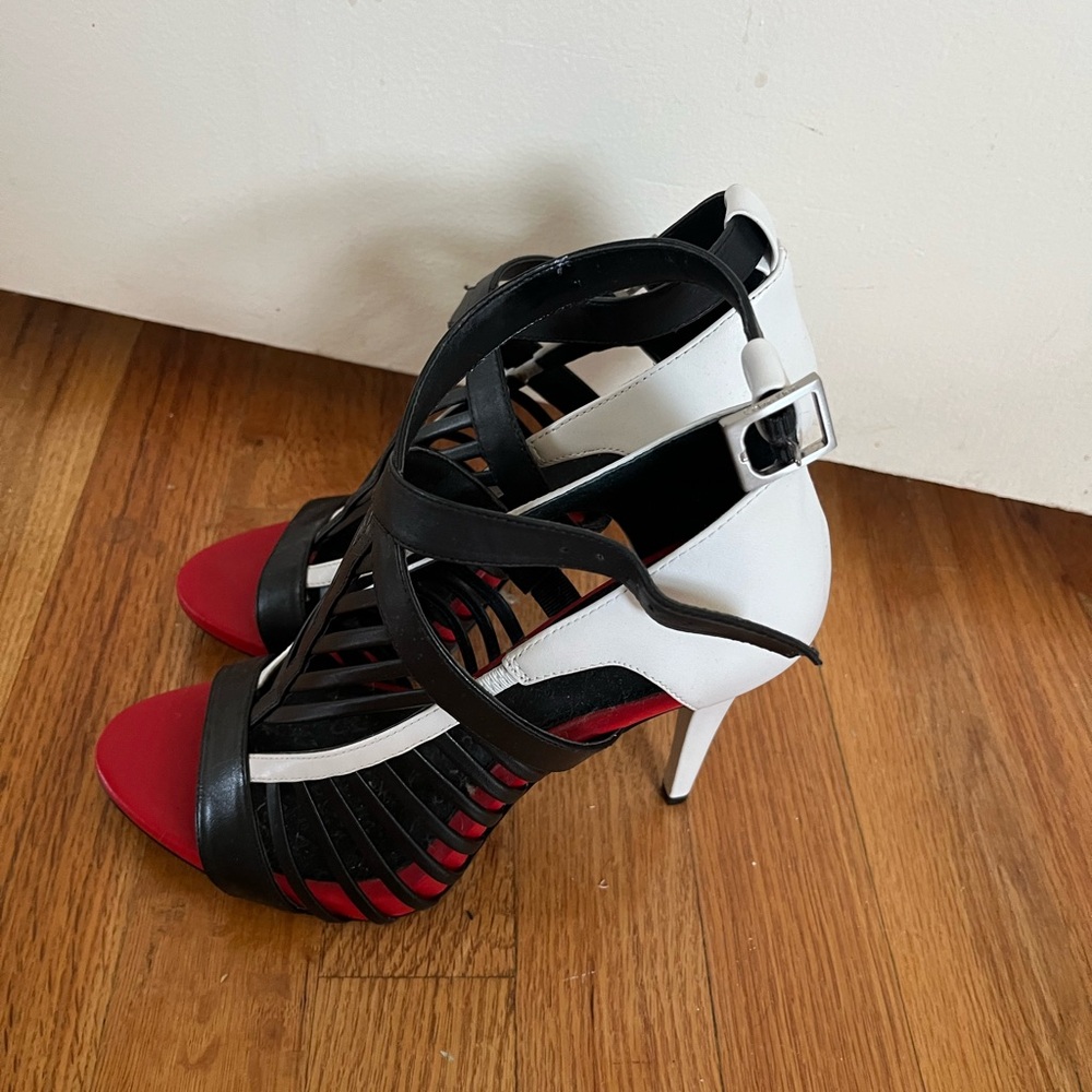 Like new strappy high heeled sandals - Picture 3 of 4